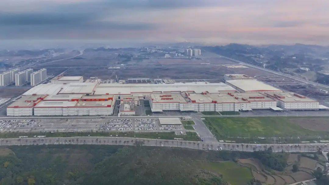 “時(shí)代長(zhǎng)安”標(biāo)準(zhǔn)電芯下線，長(zhǎng)安汽車(chē)攜手伙伴加速進(jìn)軍動(dòng)力電池領(lǐng)域